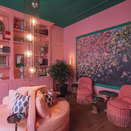 Otel Flora *
