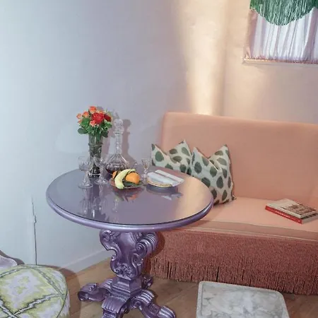Flora Otel