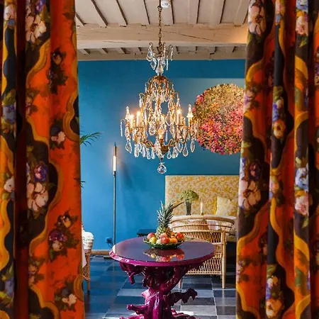 Otel Flora *