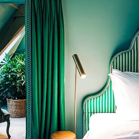 Hotel Flora *